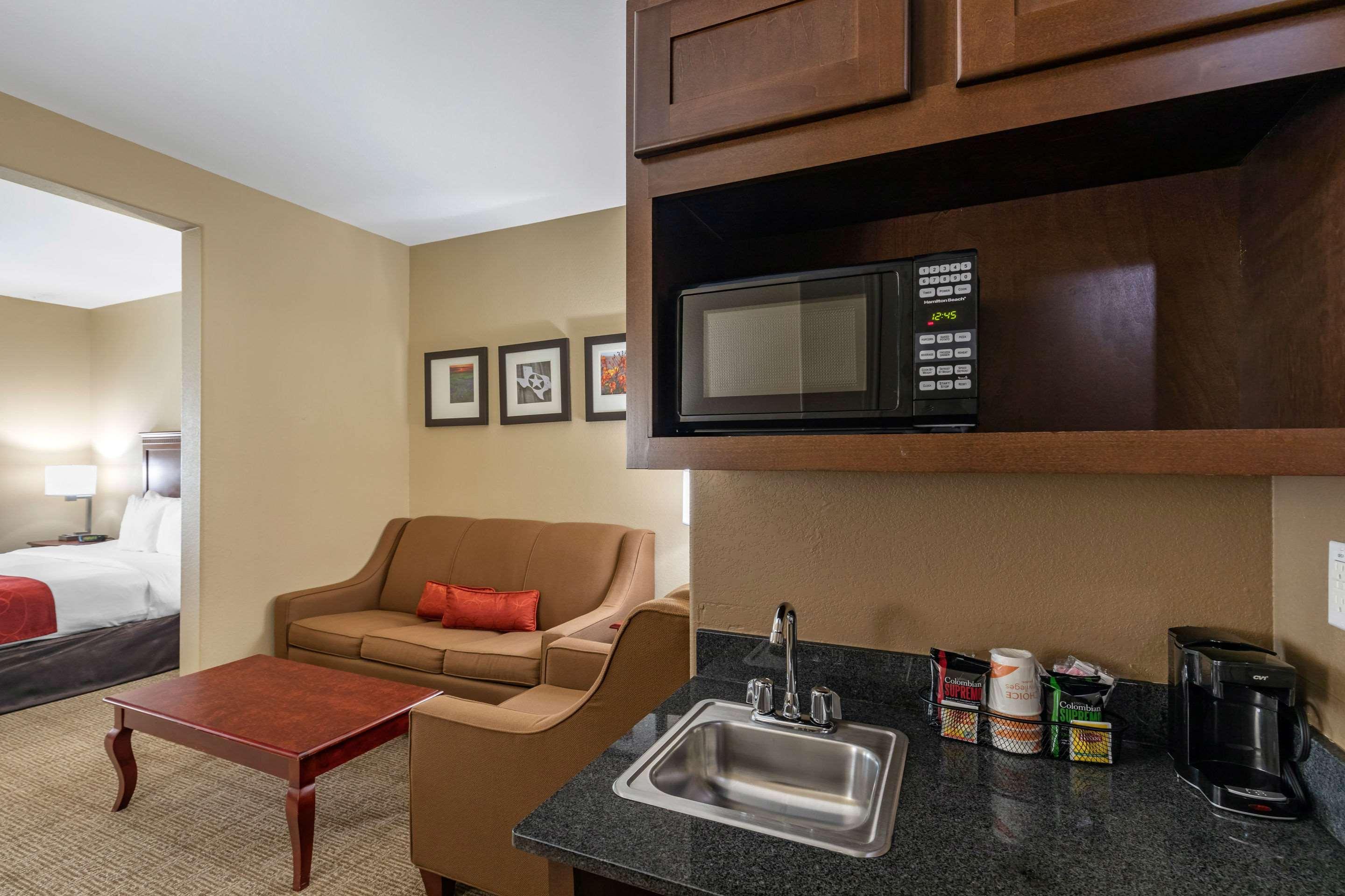 Comfort Suites Ennis Zewnętrze zdjęcie