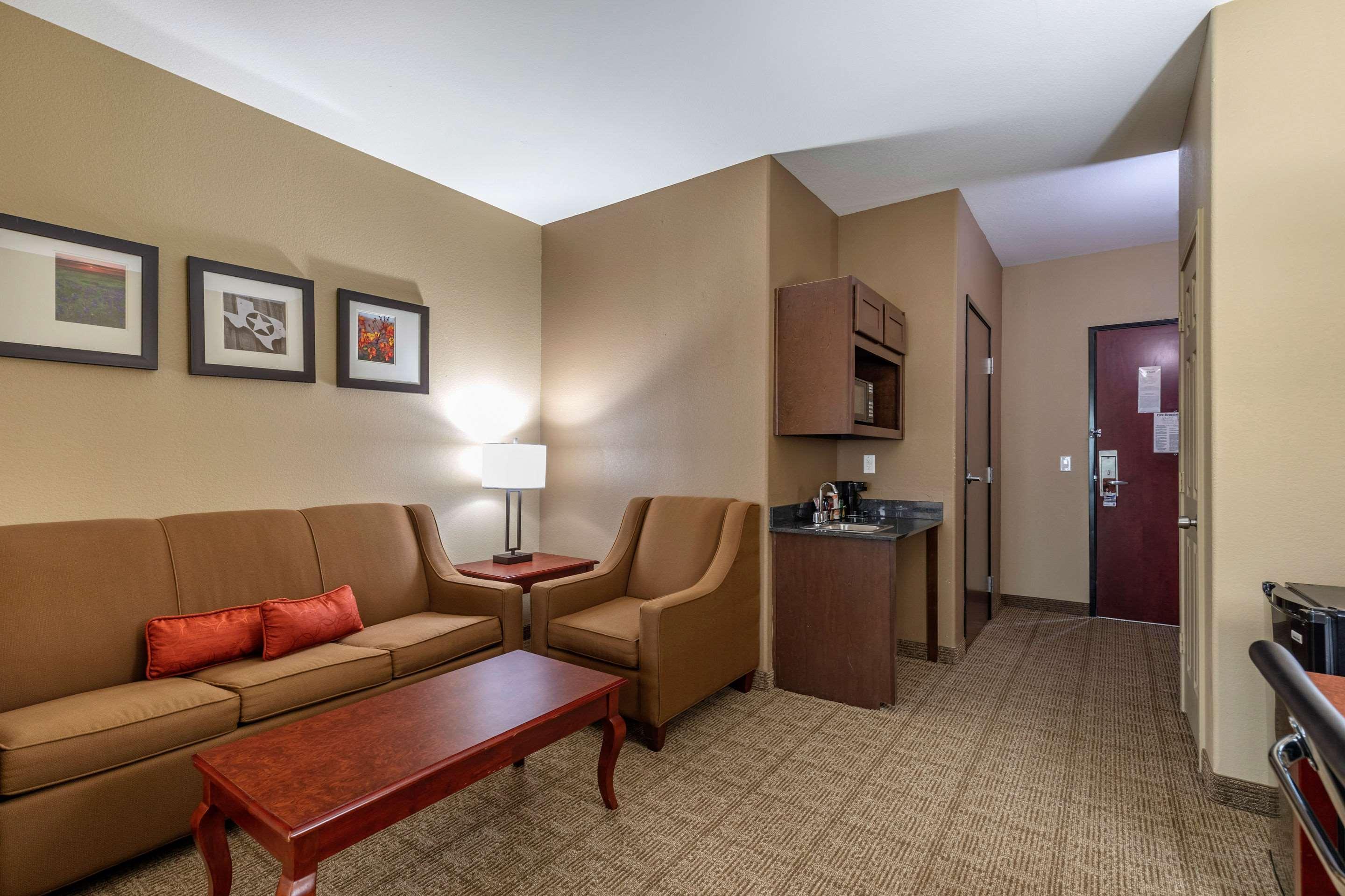Comfort Suites Ennis Zewnętrze zdjęcie