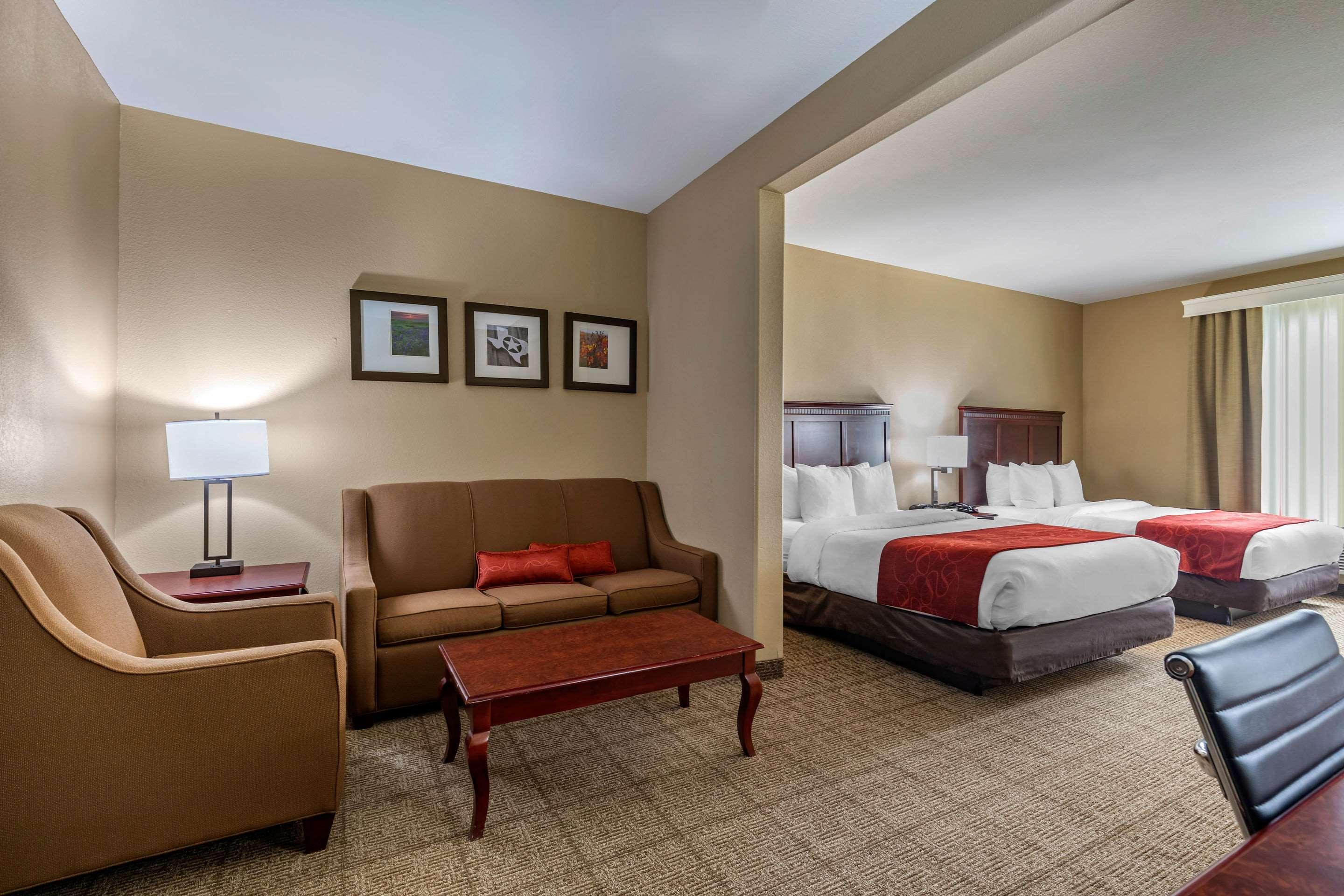 Comfort Suites Ennis Zewnętrze zdjęcie